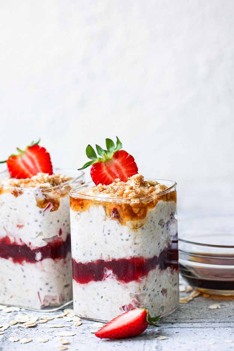 Strawberry Cheesecake Overnight Oats Recipe
